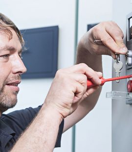 Installation und Wartung